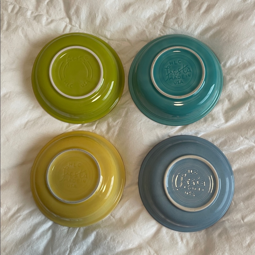 Vintage Fiestaware - Ceramic Bowls Set of 4 - Picture 2 of 3